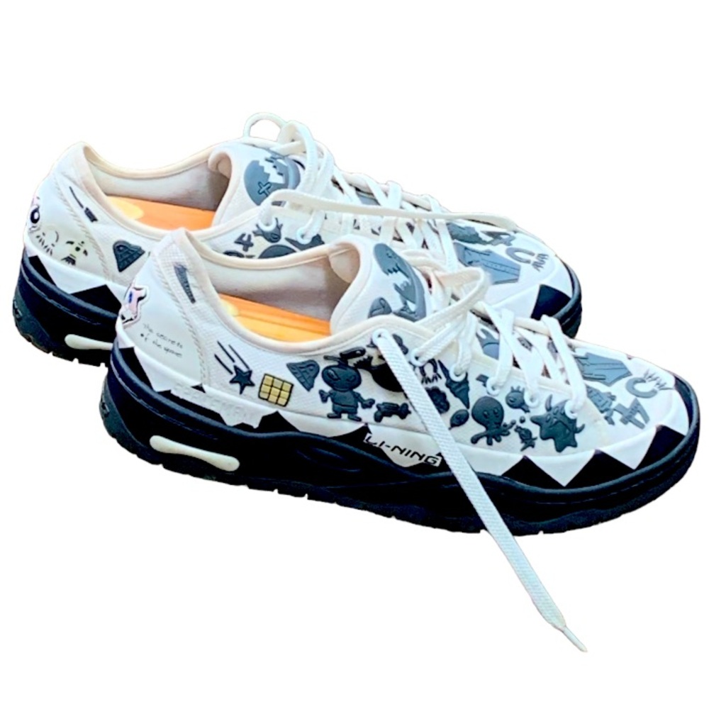 Li-Ning White and Black Athletic Shoes